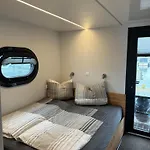 보트호텔 Hausboot Komet Luxus Und Pur Max 5 Pers Maasbommel