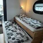 Hausboot Komet Luxus Und Pur Max 5 Pers * Maasbommel