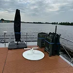 Hausboot Komet Luxus Und Pur Max 5 Pers 보트호텔 *