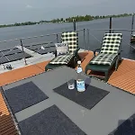 Hausboot Komet Luxus Und Pur Max 5 Pers * Maasbommel