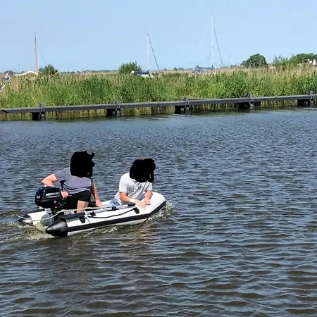 Hotel en barco Hausboot Komet Luxus Und Pur Max 5 Pers *