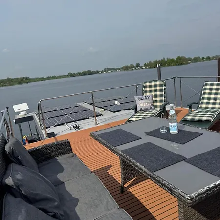 Hausboot Komet Luxus Und Pur Max 5 Pers Bådhotel Maasbommel
