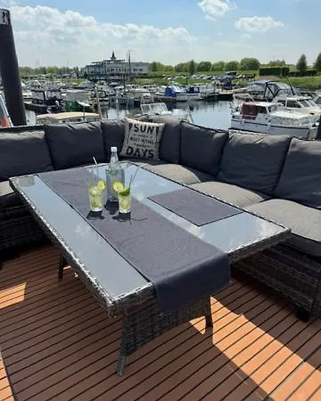 Hausboot Komet Luxus Und Pur Max 5 Pers