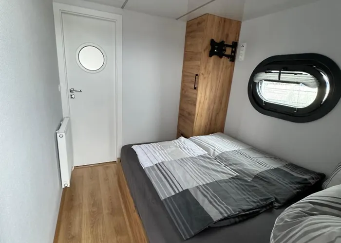 Båthotell Hausboot Komet Luxus Und Pur Max 5 Pers Maasbommel