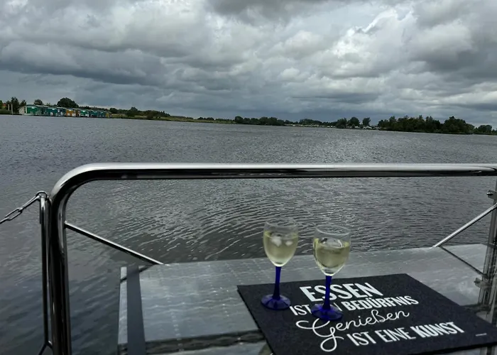 Hausboot Komet Luxus Und Pur Max 5 Pers Båthotell *