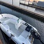 Botel Hausboot Komet Luxus Und Pur Max 5 Pers Maasbommel