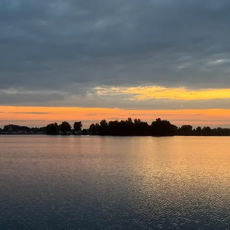 Botel Hausboot Komet Luxus Und Pur Max 5 Pers Maasbommel