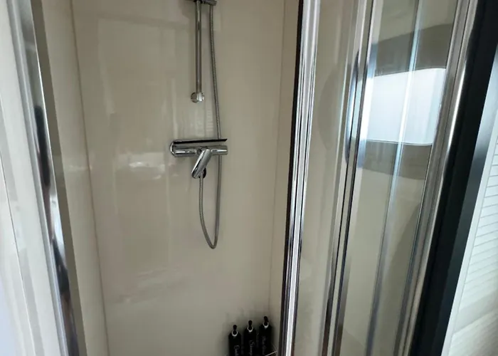 Hausboot Komet Luxus Und Pur Max 5 Pers Bådhotel *