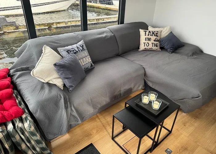 Hausboot Komet Luxus Und Pur Max 5 Pers Bådhotel Maasbommel