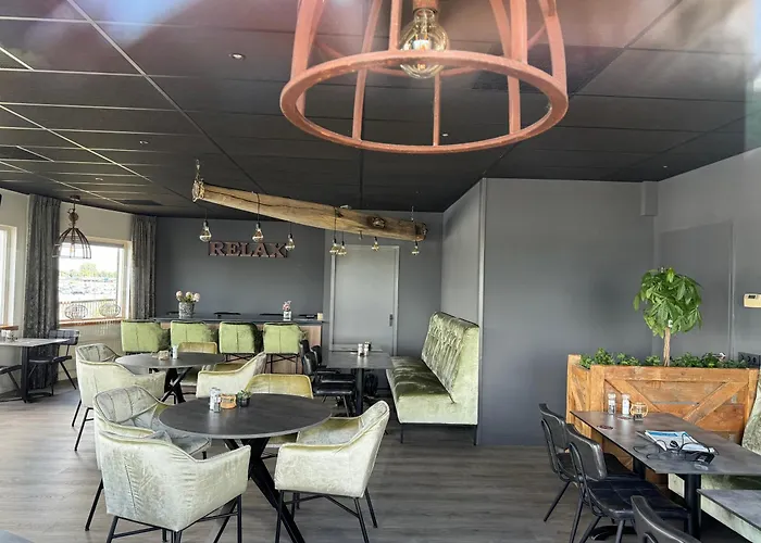 Hausboot Komet Luxus Und Pur Max 5 Pers Bådhotel