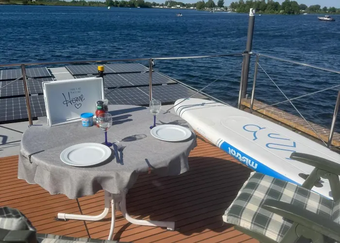 Hausboot Komet Luxus Und Pur Max 5 Pers Bådhotel Maasbommel